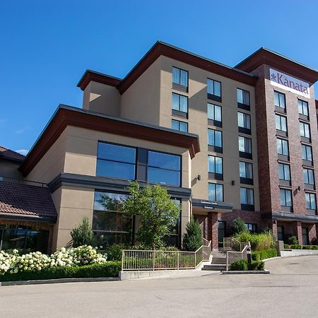 Hotel Kelowna & Conference Centre Extérieur photo