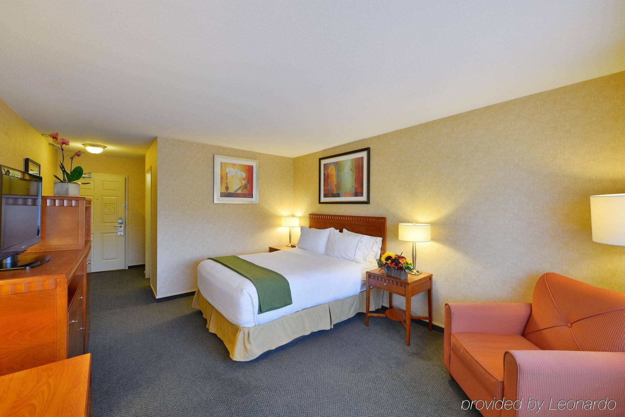 Hotel Kelowna & Conference Centre Extérieur photo