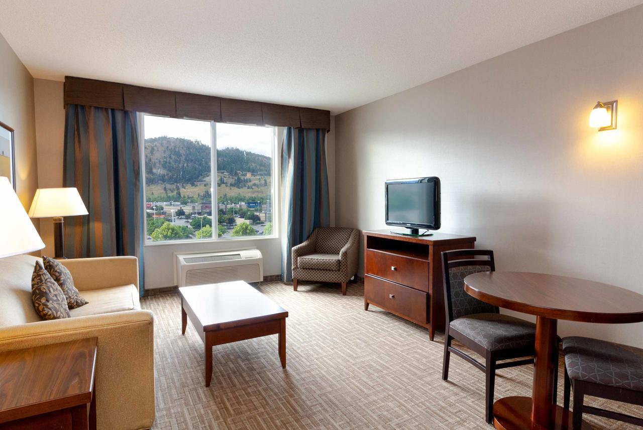 Hotel Kelowna & Conference Centre Extérieur photo