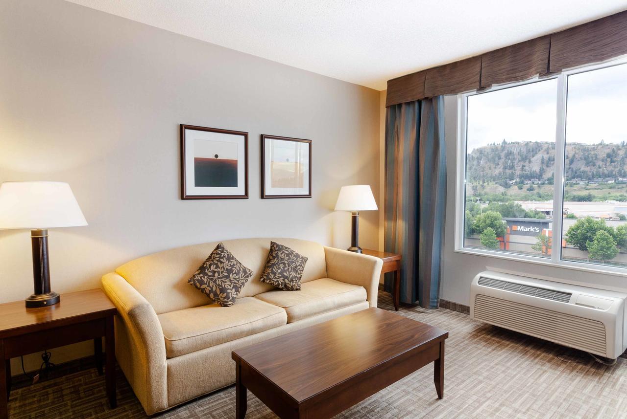 Hotel Kelowna & Conference Centre Extérieur photo