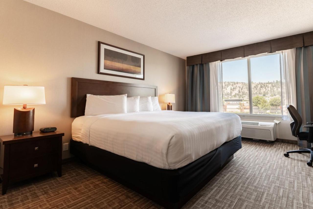Hotel Kelowna & Conference Centre Extérieur photo